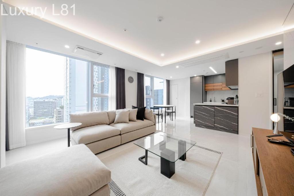 Angia Luxury Apartment Inside Landmark 81 Tower Ho Şi Min Exterior foto