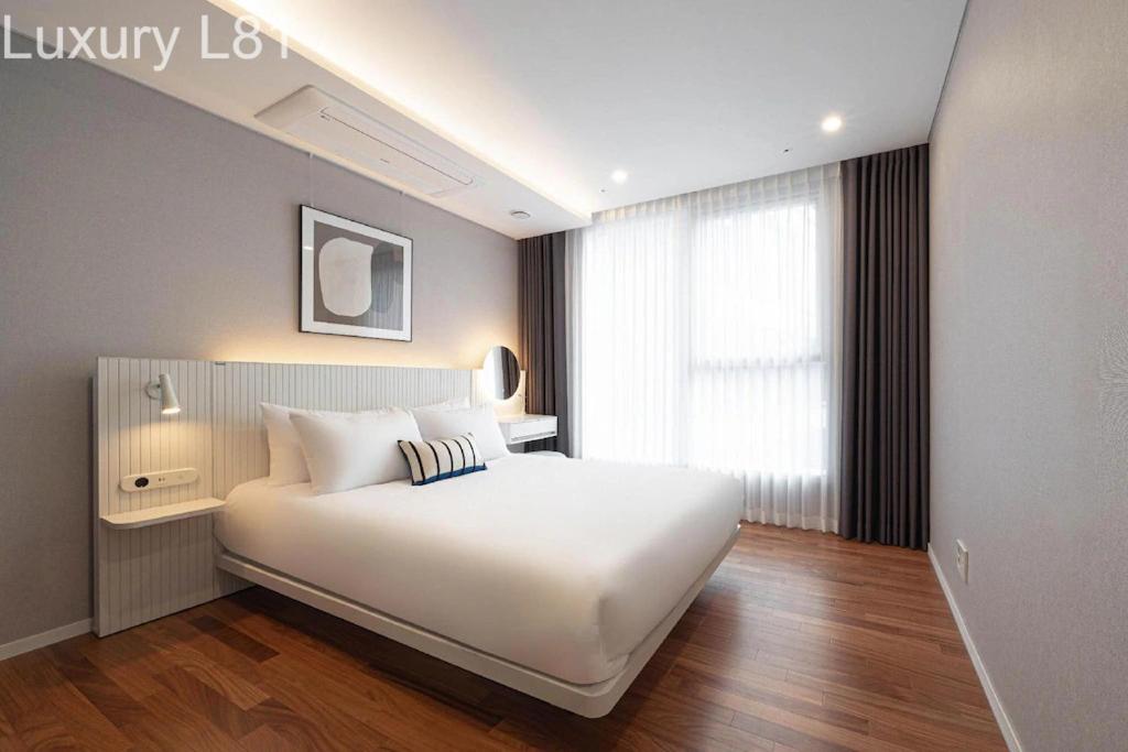 Angia Luxury Apartment Inside Landmark 81 Tower Ho Şi Min Exterior foto